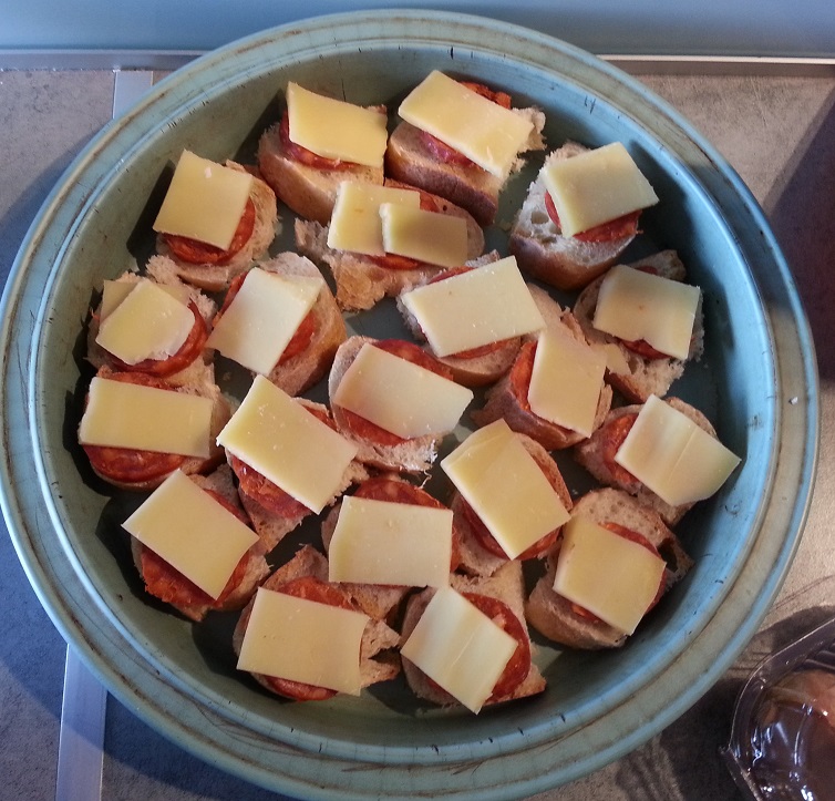 preparation toasts chorizo